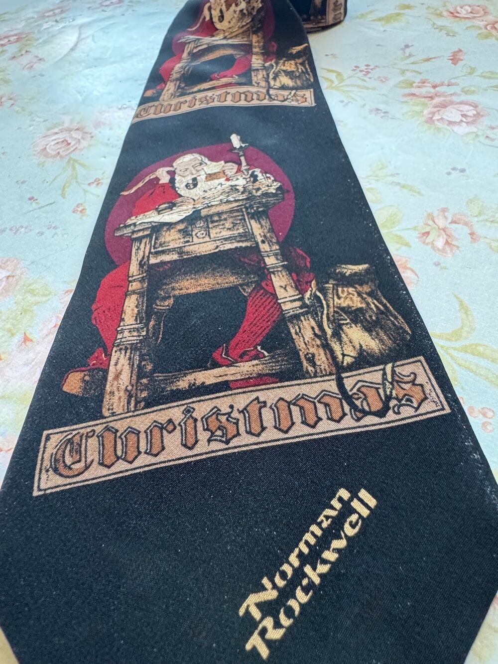 Vintage 1994 Norman Rockwell Christmas Santa Silk Tie Saturday Evening Post
